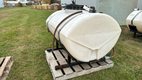 250 Gal Poly Tank With Honda Pump & Hose on Reel