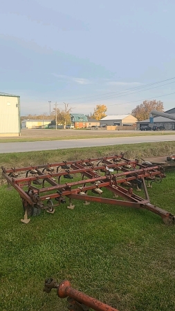 International 45 13ft Vibrashank Cultivator