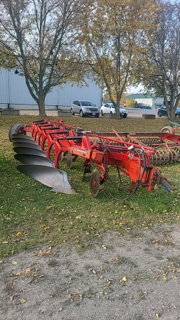 Kongskilde 600 Series 6F Semi-Mount Plow