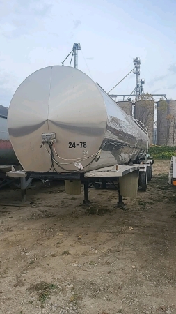 1978 Tandem Stainless Tanker Trailer