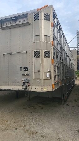 2007 Barrett Triaxle Livestock Trailer