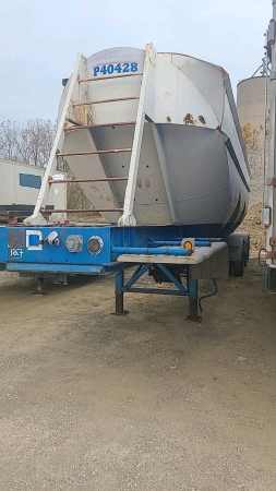 1983 Fruehauf Triaxle Bulk Hopper Trailer