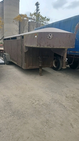 Old Smyth Tandem Livestock Trailer (SEE NOTE)