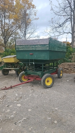 Approx. 150bu Gravity Wagon