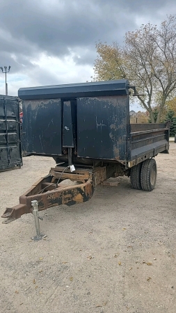 11ft x 7.5ft Single Axle Dump Trailer