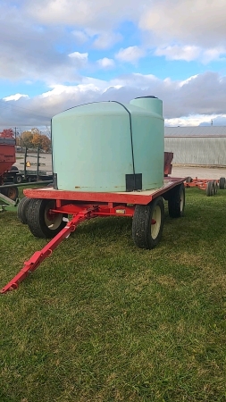 13ft x 8ft Flat Rack Wagon with Poly Tank