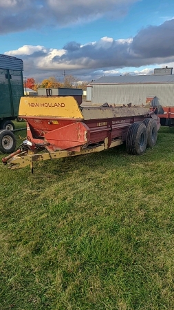 New Holland 680 Tandem Manure Spreader