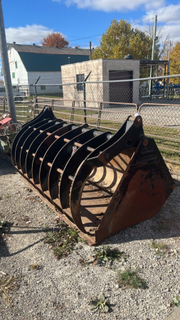 HLA 8ft Silage Bucket with JCB Hookup