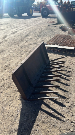 67in Manure Bucket for Skidsteer