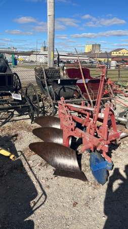 International 36 3 Furrow 3pth Plow