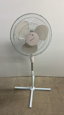 Homestyles 3 Speed Oscillating Adjustable Pedestal Fan