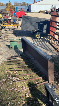 6ft Manure Bucket with Skidsteer Hookup