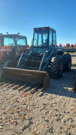 Ford Versatile 276 Bi-Directional Diesel Tractor