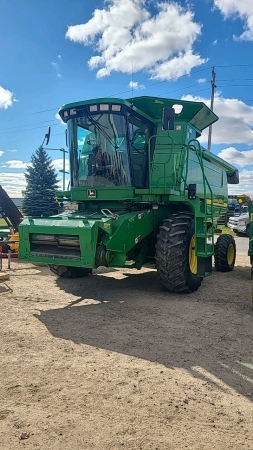 John Deere 9450 Combine