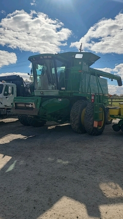 John Deere 9500 Combine