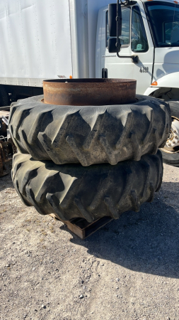 Pair of 18.4-38 T-Rail Duals with Hardware