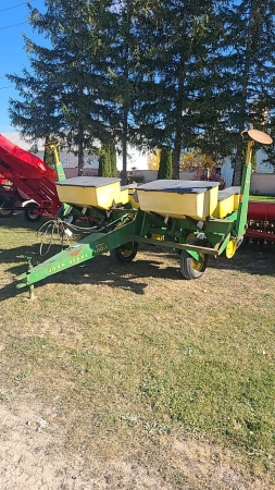 John Deere 7000 4 Row Planter