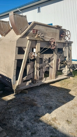 Clipper Super 3868D2A Grain Cleaner