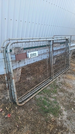 4x 9ft 8in Woven Wire Gates