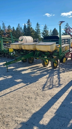 John Deere 7000 6 Row Planter