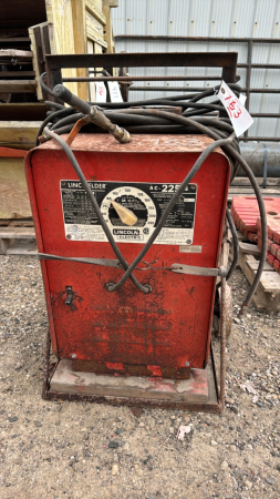 Lincoln AC225 Welder with Cable