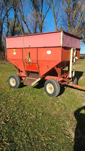 J&M 250bu Gravity Wagon