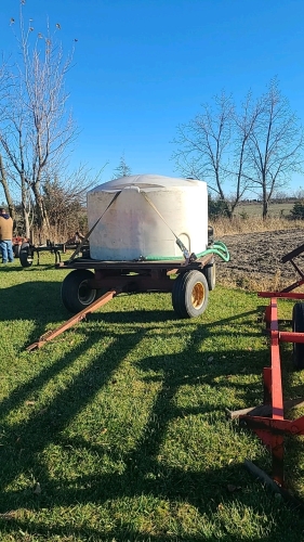 1000Gal. Water Tank on Wagon