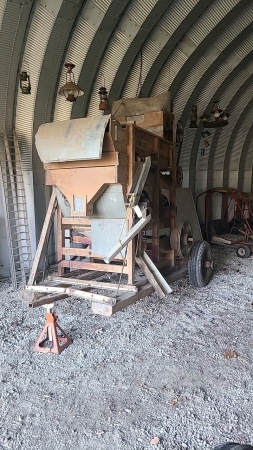 Plessisville No. 150 Grain Cleaner