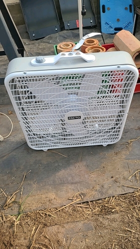 Facto Vari Speed Box Fan