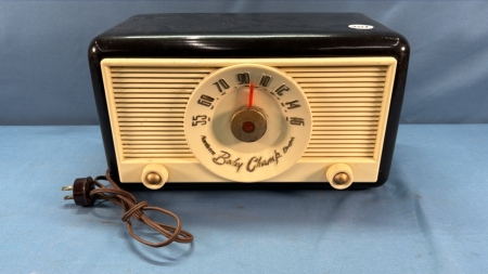 Northern Electric Baby Champ Bakelight Case Radio