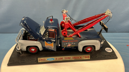 Ford 1953 F-100 Tow Truck by Road Legends