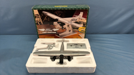 Ford Tri-Motor Airplane 1/72 Ertl