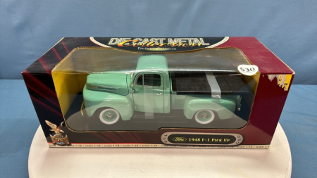 Ford 1948 F-1 Pickup 1/18 Road Signature