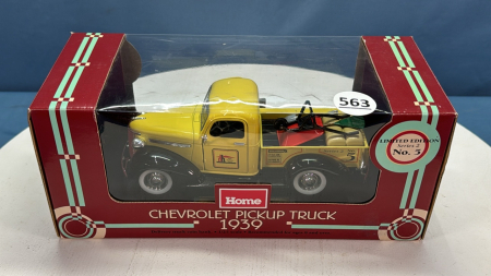 Home Hardware 1939 Chev Pickup 1/25