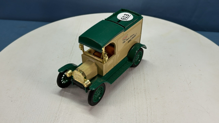 Co-Op 1913 Model T Truck 1/24 Ertl