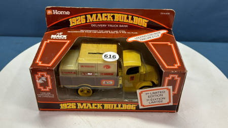 Home Hardware 1926 Mack Bulldog #7 - 1/38 Ertl