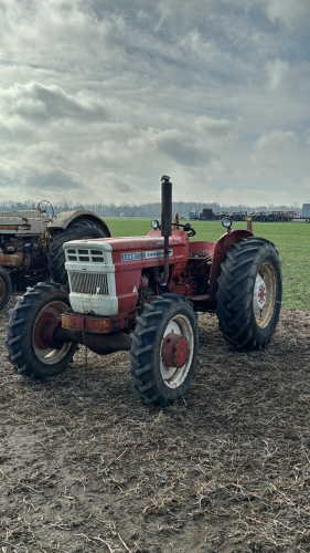 White 1365 Diesel MFWD Tractor