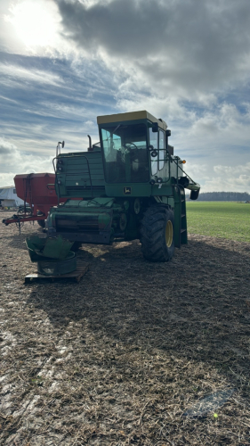 John Deere 7700 Diesel Combine