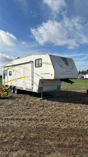 Fleetwood Pegasus 5th Wheel Camper