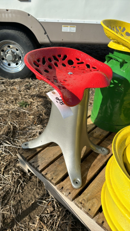 Cast Seat on Seperator Base