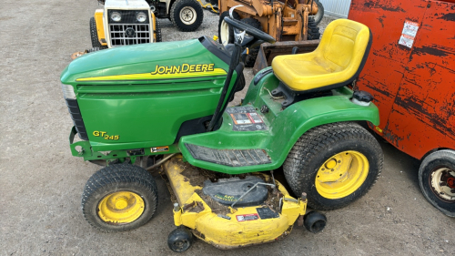 John Deere GT245 Hydro Riding Mower