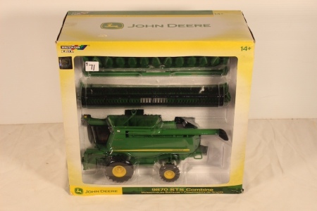 JD 9870-STS Combine, Britain's, 1/32