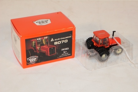 AC 8070, National Farm Toy Museum, 1/64