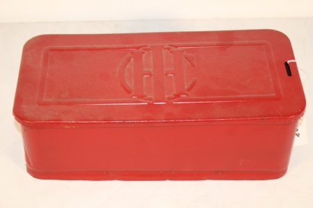 IH Metal Tool Box