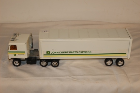 JD Parts Express Tin Semi, 19" Long