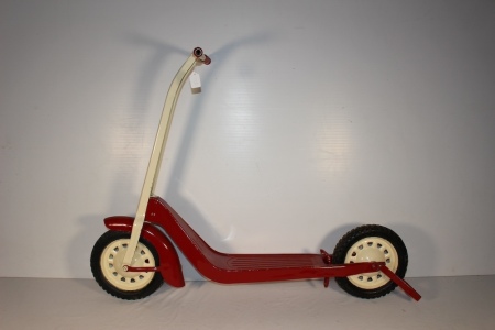 Hamilton Scooter with Foot Brake, 31" Tall