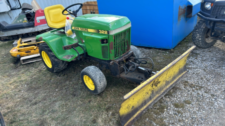 John Deere 322 Lawn Tractor