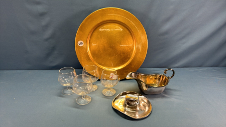 13" Charger with (4) Brandy Glasses