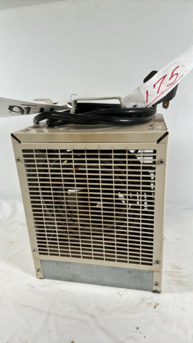 4800 W Milkhouse Heater