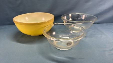 (3) Pyrex Mixing Bowls